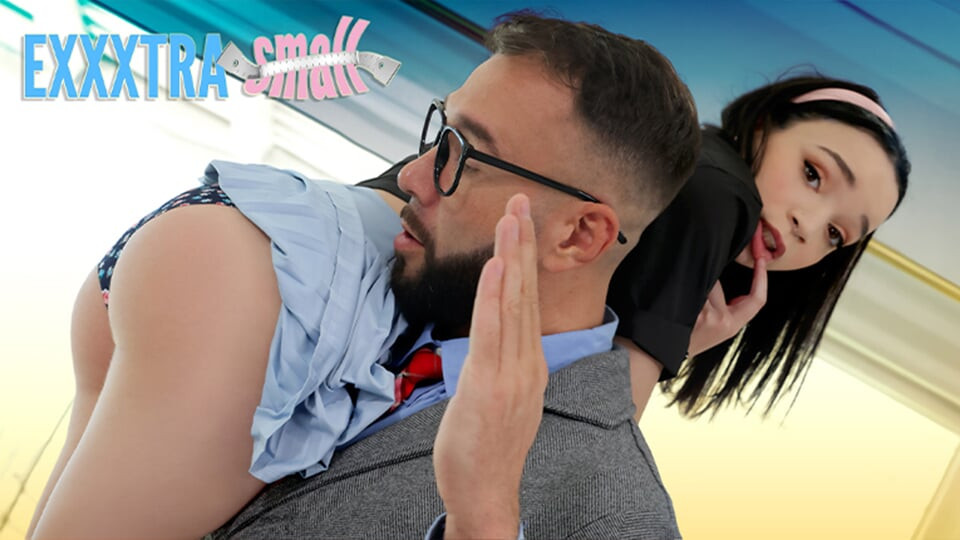 Çılgın öğretmen şımarık öğrenci Selina Imai'ye şaplak atıyor ve sikiyor - teamskeet