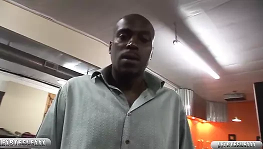 Lex Steele sürtük sarışınlar Lorelei Lee ve Sophie Dee'yi sikiyor!