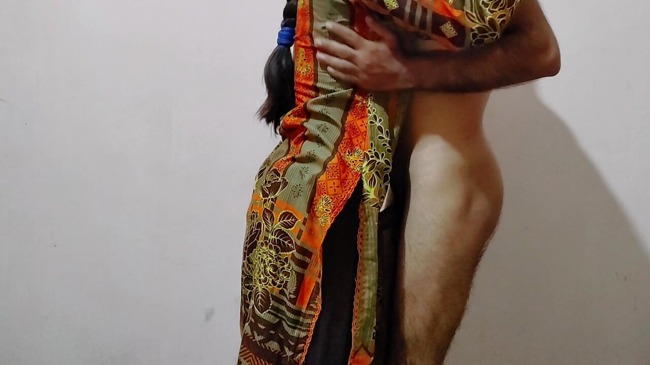 Pakistanlı kız ilk kez seksi viral videoda - bakire