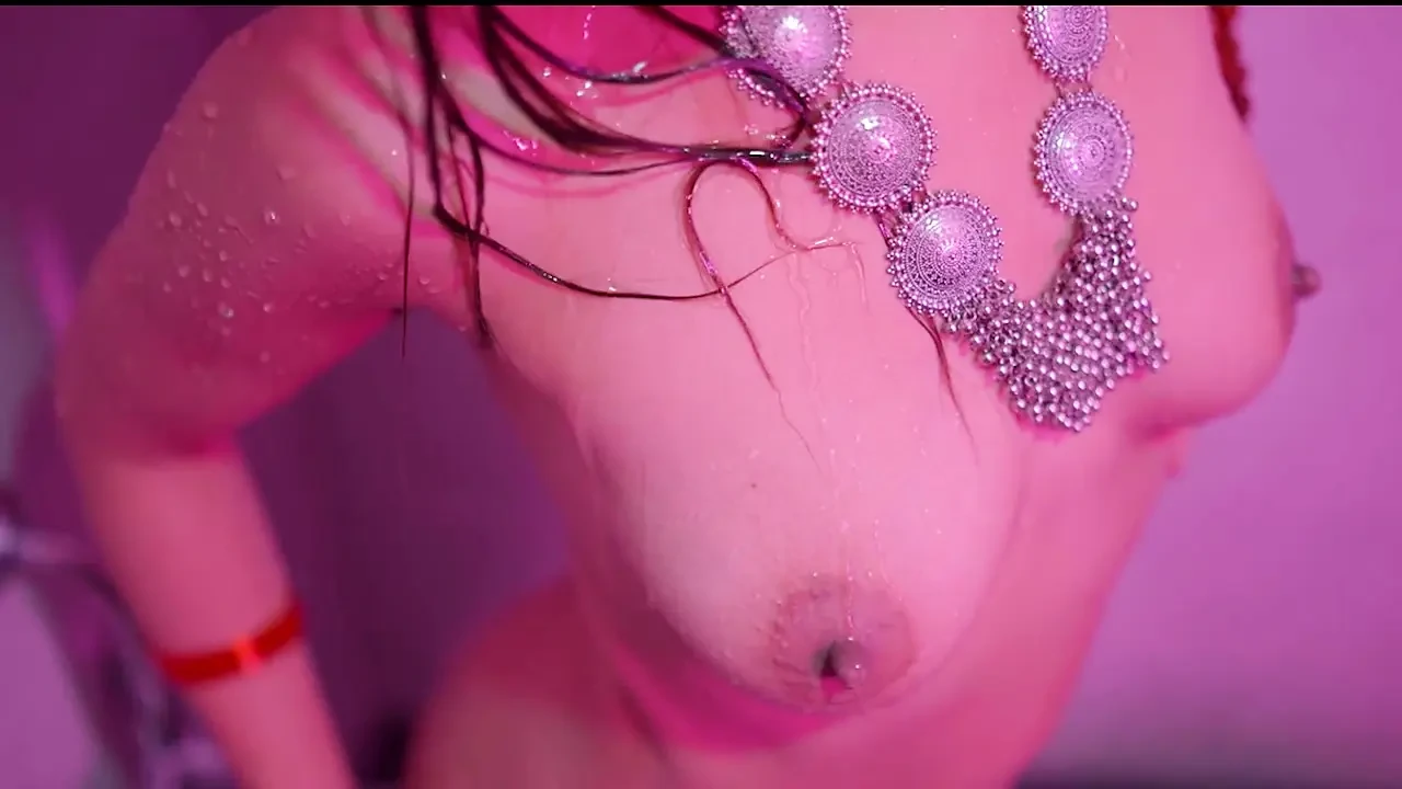 Hintli Ateşli Porno Yıldızı Muskan'ın Solo Seks Videosu