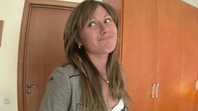 Genç, Rus, güzel, orgazm olmaya kadar sert vurulmuş