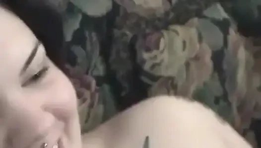 Madalyn tombul sürtük Christina'yla sikişiyor