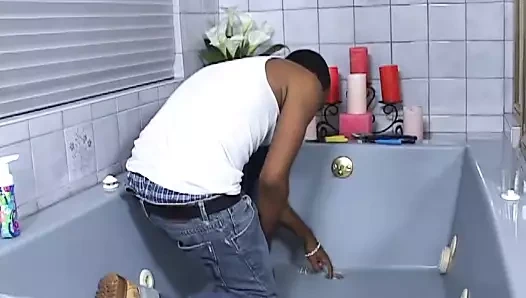 BBC 2 kızı kıçından sikikleri – üçlü hardcore anal