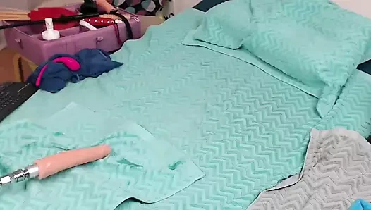 azgın busty güzellik ile yapay penis makine