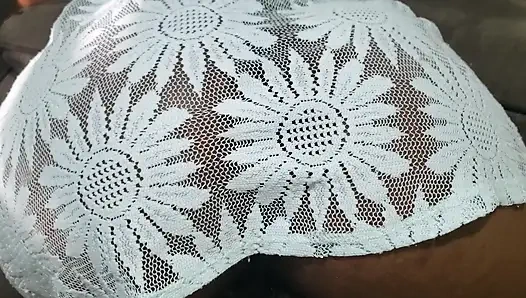 Çılgın götlü uzun boylu tombul güzellik neredeyse yakalanıyor - kaçıramayacağın azdırma anları