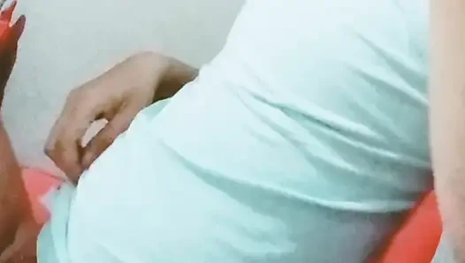 Güzel karım doruk noktası olana kadar her zaman üstte olmayı seviyor