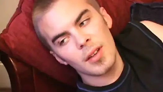 Genç Kadın, Genç Kadın Erkek Arkadaşıyla mastürbasyon yapıyor