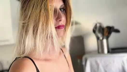 evde pembe hizmetçi