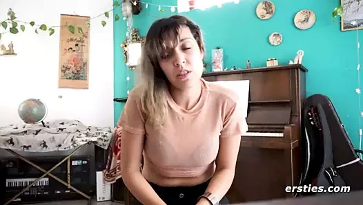 Ada eskiler topluluğu için ıslanıyor!