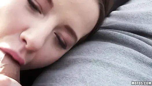 Strandedteens - otostop yapan Rus binmek için sikişiyor