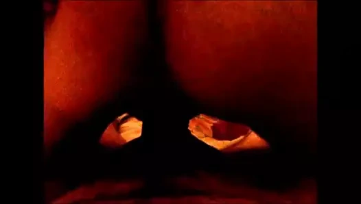 Sjedam na kurac - götüm sert yarak üzerinde