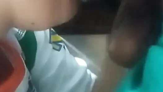 Bulaşık makinesi şefin yarağını emiyor