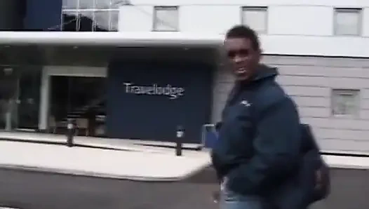 Büyük Omar'ın İngiliz maceraları - bonin' up on blondes (2003)