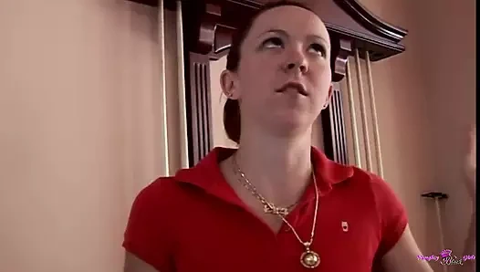 Büyük götlü sarışın piliç için ırklararası ateşli dağınıklık