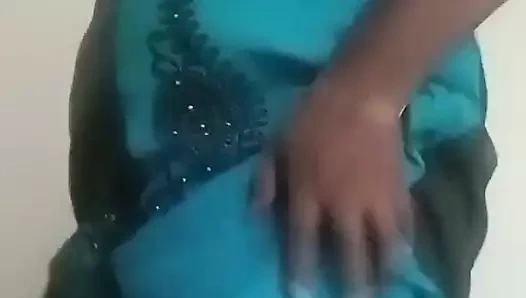 Tatlı cinsel performans videolarında üvey kız kardeş