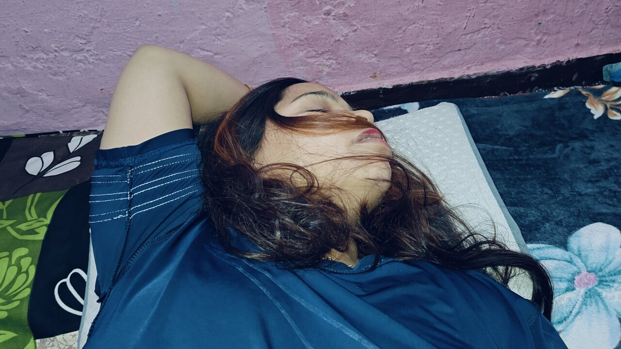 Tamil üvey anne üvey oğluyla ağrılı anal sikişiyor, çok ateşli inliyor