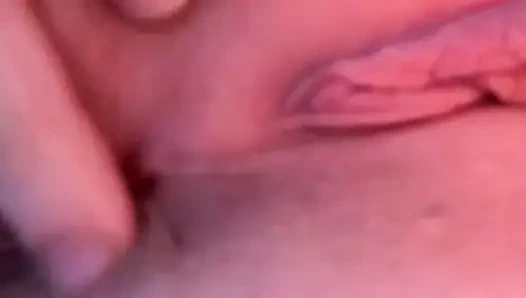 Götümü parmaklıyorum