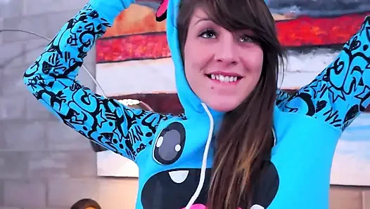 Azgın üvey kız kardeşim!