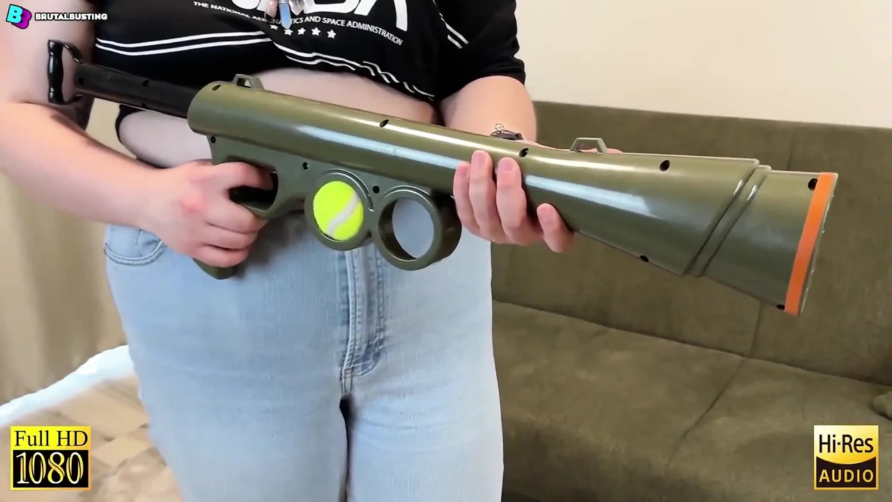 Exposed Testicles Directly for Destruction! Balls Speedbag - Dave Moon - Mia - Bbusting (ballbusting)