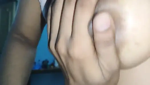 Beautiful Indian mom romance in her boyfriend in alone home