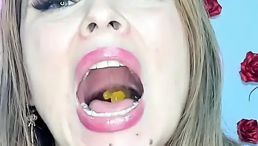 İçimdeki kamera!! Büyük dinozorları yutuyorum ve gırtlağına kadar alıyorum!