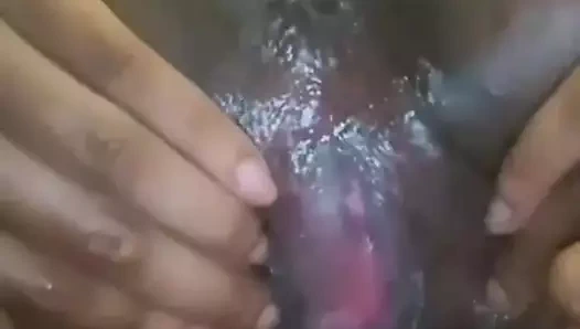 Sıkı ıslak amcık ve göt! Seksi genç kız.. Anal ve amcık sürtük genç