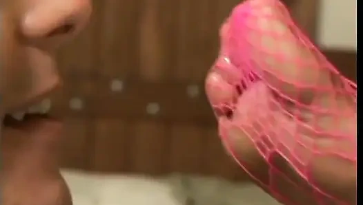 White oturma odasında sulu zenci amcığını yiyor