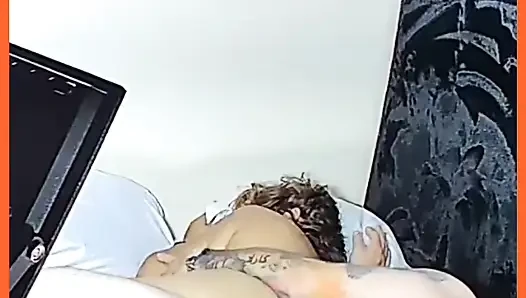 Üvey kuzenimin ayaklarını kaldırıyorum anal seks