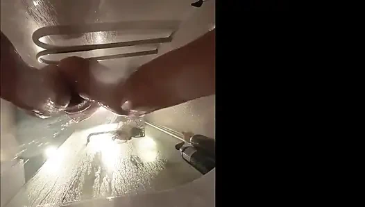 Banyo Altında Web Kamerası. Kız arkadaş duşta seksten sonra
