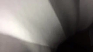 Ejac sur son cul pendant quelle dort