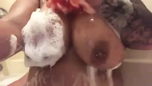 Dani r. sürtük büyük memeler