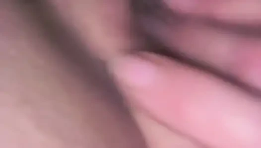 Hotmomof2502 mastürbasyon yapıyor