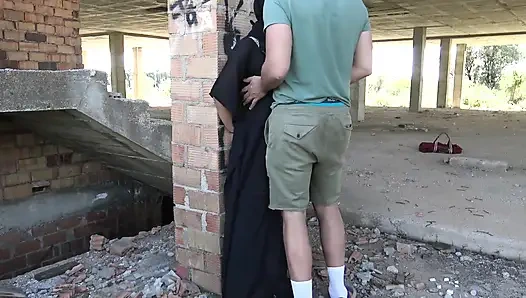 Aldatan Arap evli kadın Dubai'de Alman gurbetçiyle sikişiyor