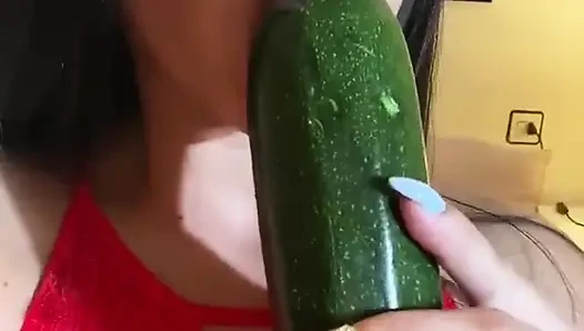 Çok yaramaz bir kız