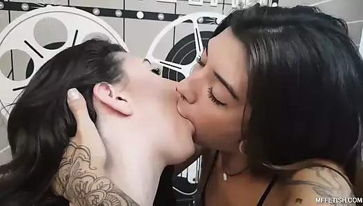 Islak diller birbirlerini azdırıyor