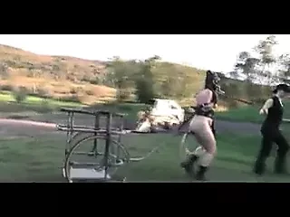 Ponyslave извращенный бдсм-тренинг на улице