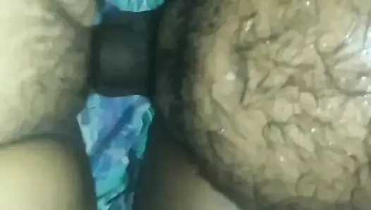 (evli kadın alışverişi) Gerçek arkadaş mağaza odasında karısını sikiyor