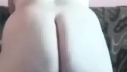 Şişman götle twerk yapıyor