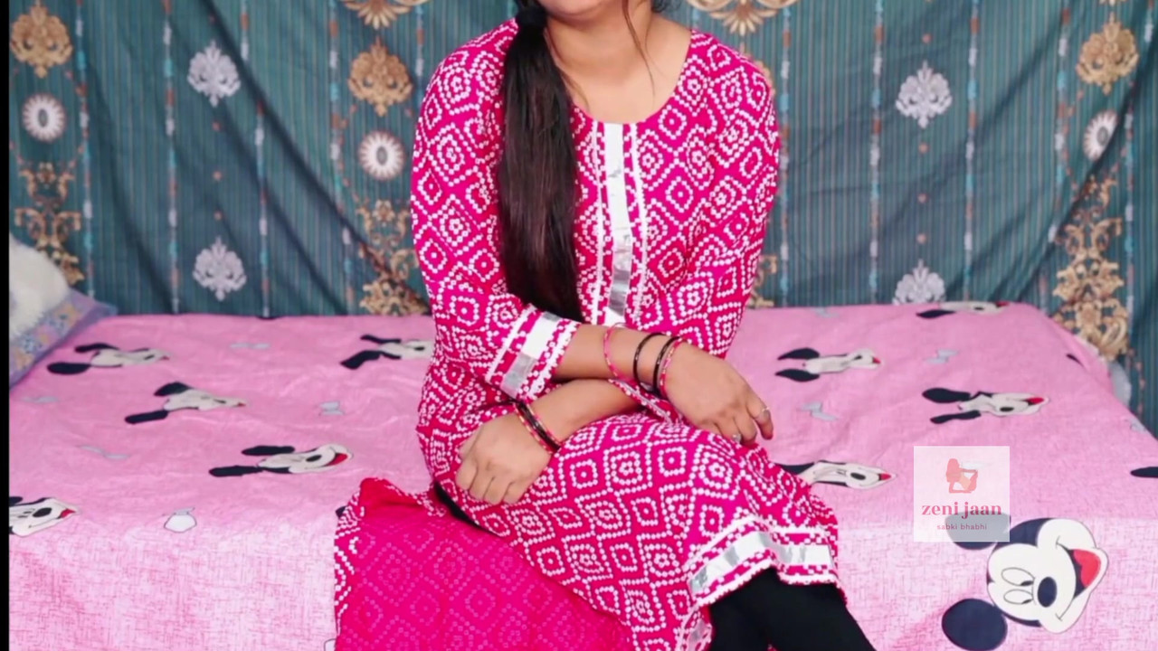 Desi Bhabhi ne Makan Malik ko Rent ke jagah Apne Chut ki Paani ka Milk Shake Pilayaa Makan malik bhabhi ka moot pee liya