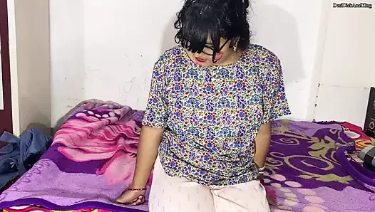 Teyze Hintli büyük yarağı sikiyor