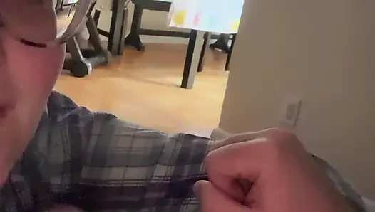 Orta yaşlı seksi kadın sana sakso çekiyor