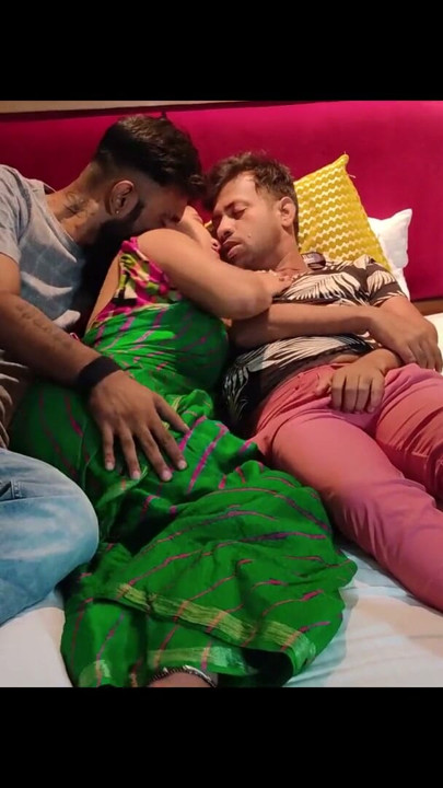 Yaarana, full film, tina nandi yüksek profilli bir kız olarak iki arkadaşıyla eğlendi. | Klip 2