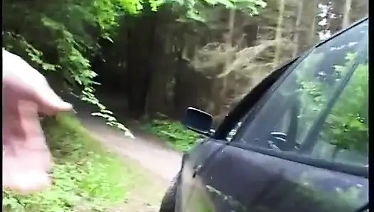 Sarışın kızı sikiyor ve yüzüne boşaltıyor