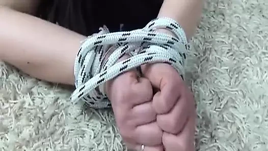 Mükemmel Alman sürtük siyah bir doktor tarafından sikiliyor