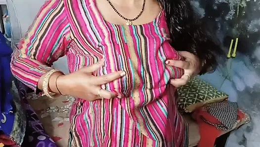 Genç üvey erkek kardeşimin karısını üvey erkek kardeşimin odasında çıplak siktim