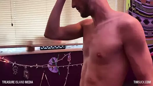 Scruffy bro geri tekmeler ve kafa alır