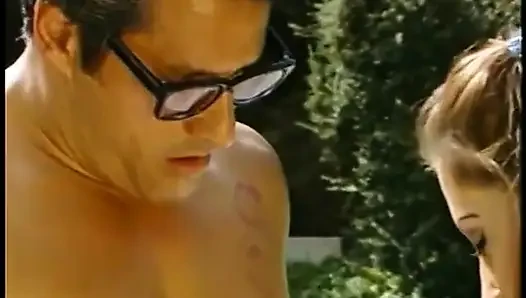Azgın hatun amına yarak alıyor