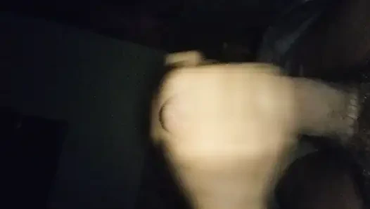 Kız arkadaşım ilk kez yağ masajı yapıyor ve boşalıyor