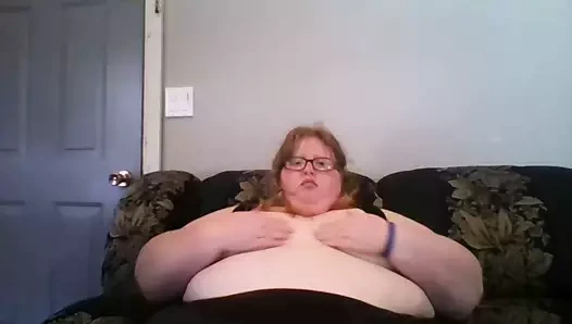 kendimle oynuyorum sonra yumrukluyorum