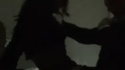 Aldatan evli kadın komşuyu kahve içmek için davet ediyor